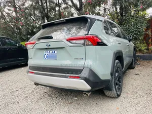 Toyota RAV4 Adventure AWD 2023 Green