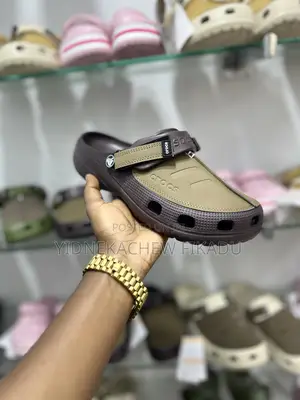 Crocs Shose