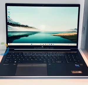 New Laptop HP ZBook Firefly G8 32GB Intel Core i7 SSD 512GB