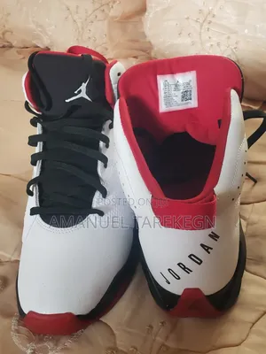 Air Jordan Max Aura 4