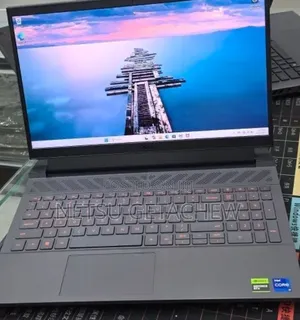 New Laptop Dell G15 5511 16GB Intel Core i7 SSD 1T