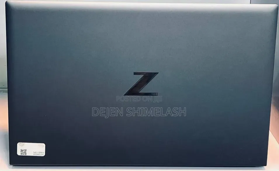 New Laptop HP ZBook Firefly G8 32GB Intel Core i7 SSD 512GB