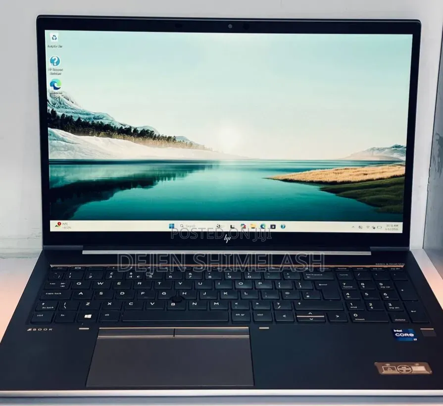 New Laptop HP ZBook Firefly G8 32GB Intel Core i7 SSD 512GB
