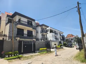6bdrm House in Bole for sale