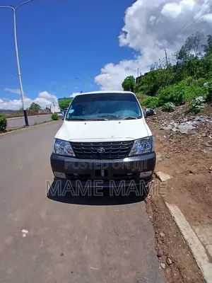 Toyota HiAce 2008 White