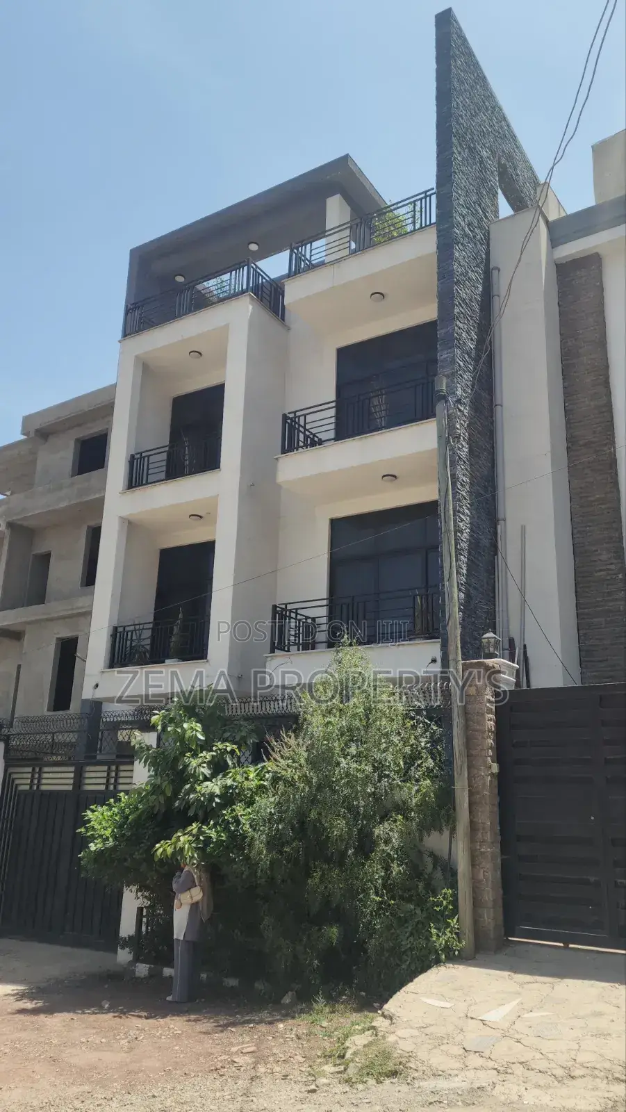 6bdrm House in Bole for sale
