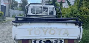 Toyota Mark II 1999 White