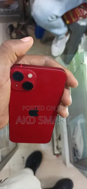 Apple iPhone 13 128 GB Red