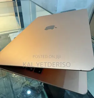 New Laptop Apple MacBook Pro 2019 8GB Intel Core i5 SSD 256GB
