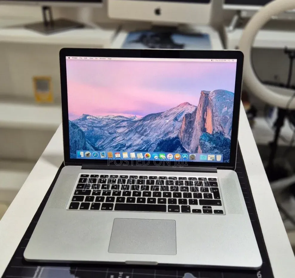 New Laptop Apple MacBook Pro 2015 16GB Intel Core i7 SSD 256GB