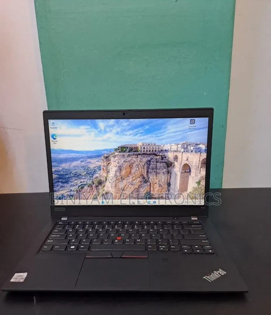 New Laptop Lenovo ThinkPad T14 16GB Intel Core i7 SSD 512GB