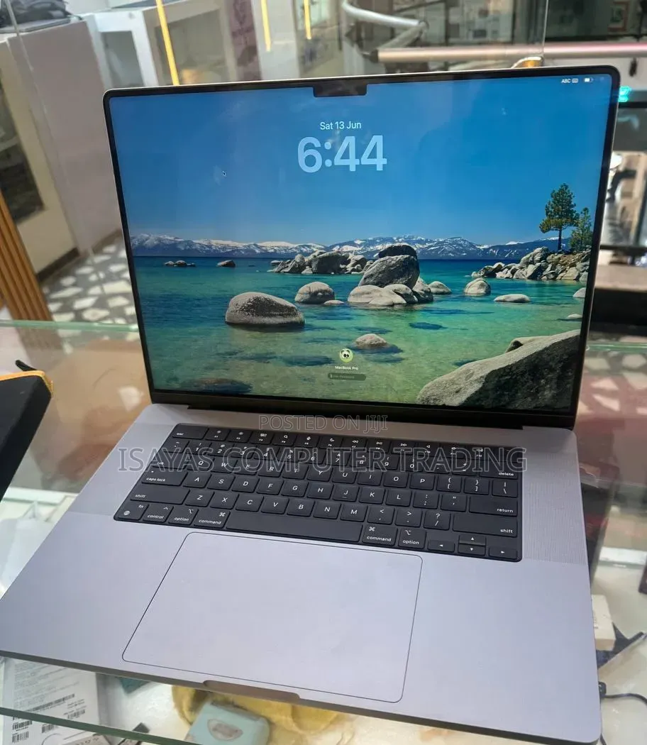 New Laptop Apple MacBook Pro 2021 M1 32GB Apple M1 Pro SSD 512GB