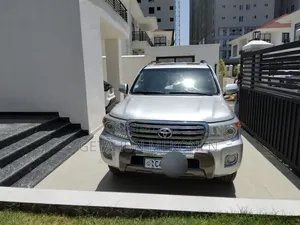 Toyota Land Cruiser 2016 Silver