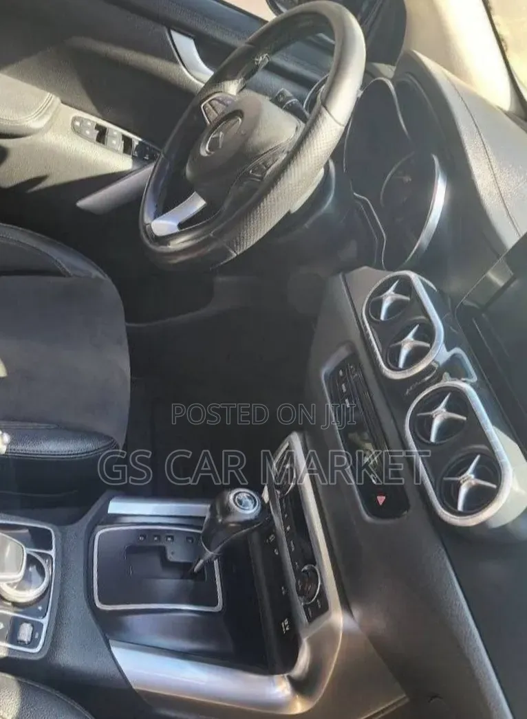 Mercedes-Benz X Class 2019 Black