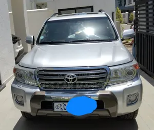 Toyota Land Cruiser 2015 Silver