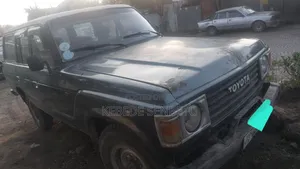 Toyota Land Cruiser 70 Long 1986 Green