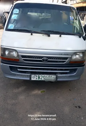 Toyota HiAce 2004 White