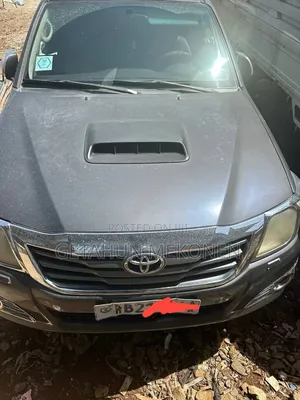 Toyota Hilux 2012 Gray