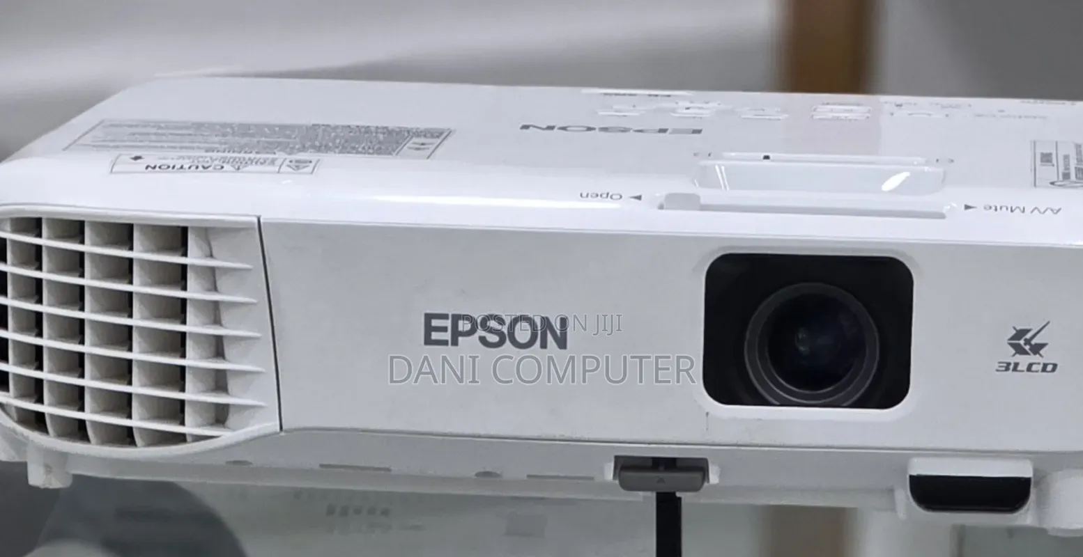Epson Projector Model Name: Eb-S05 With Bag