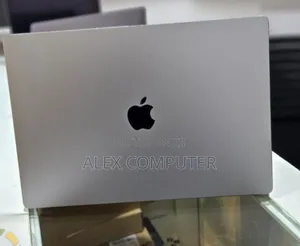 New Laptop Apple MacBook Pro 32GB Apple M1 Max SSD 1T