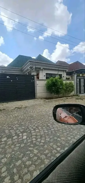 5bdrm Villa in Villa, Bole for rent