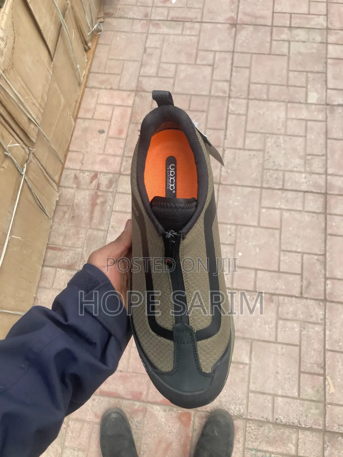 Uaxo Waterproof Trail Shoes: