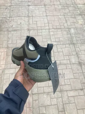 Uaxo Waterproof Trail Shoes: