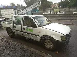 Isuzu KB 2003 White