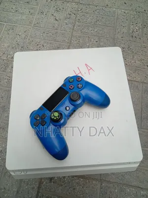 Playstation 4 Slim