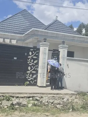 4bdrm Villa in Villa, Bole for rent