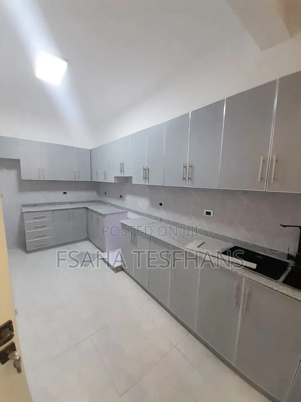 4bdrm Villa in Villa, Bole for rent