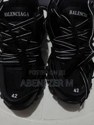 Balenciaga Shoe(I Will Give Discount)