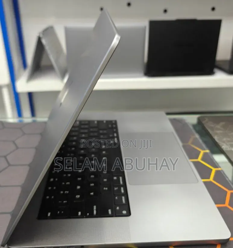 New Laptop Apple MacBook Pro 2021 M1 64GB Apple M1 Max SSD 1T