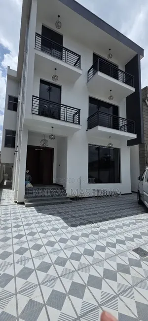 Furnished 8bdrm House in Yeka for sale