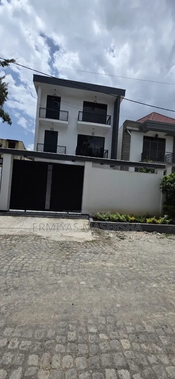 Furnished 8bdrm House in Yeka for sale