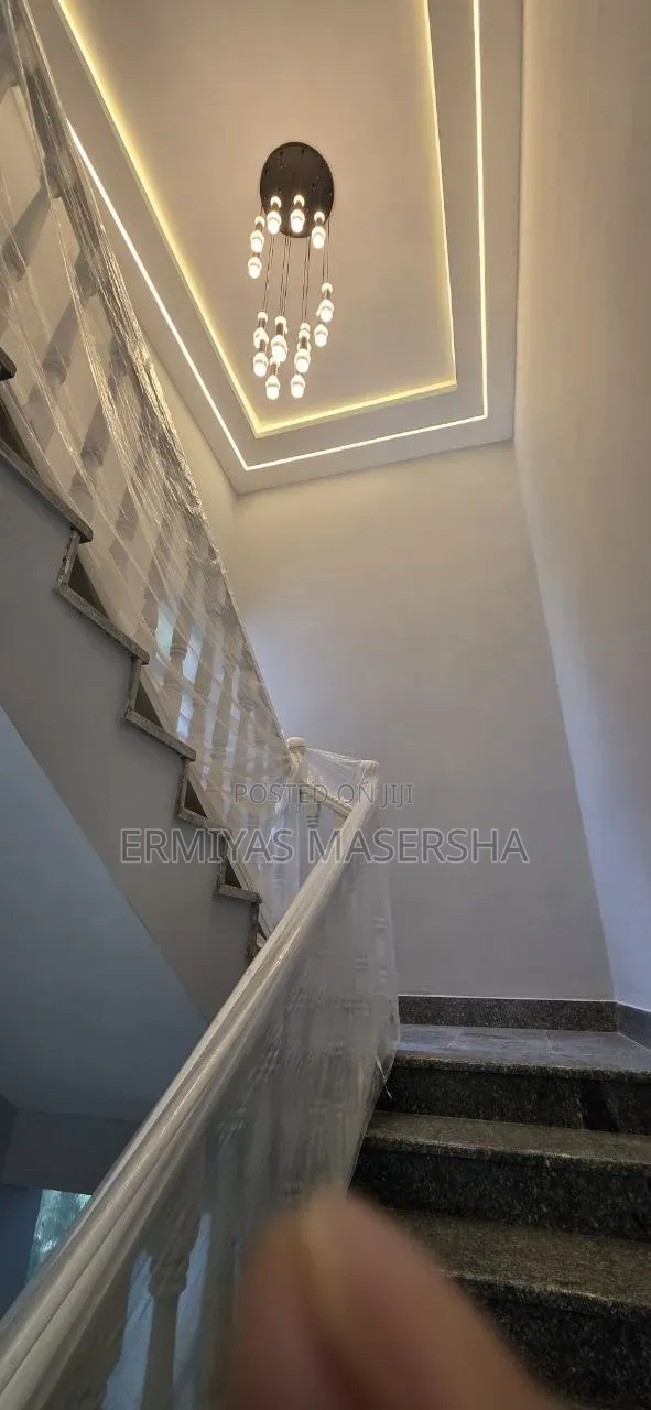 Furnished 8bdrm House in Yeka for sale