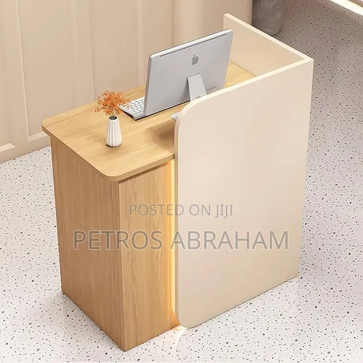 Simple Reception Table