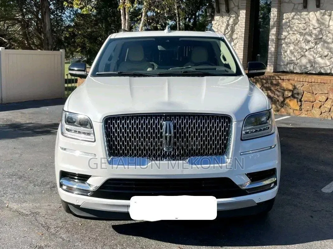 Lincoln Navigator 2024 White
