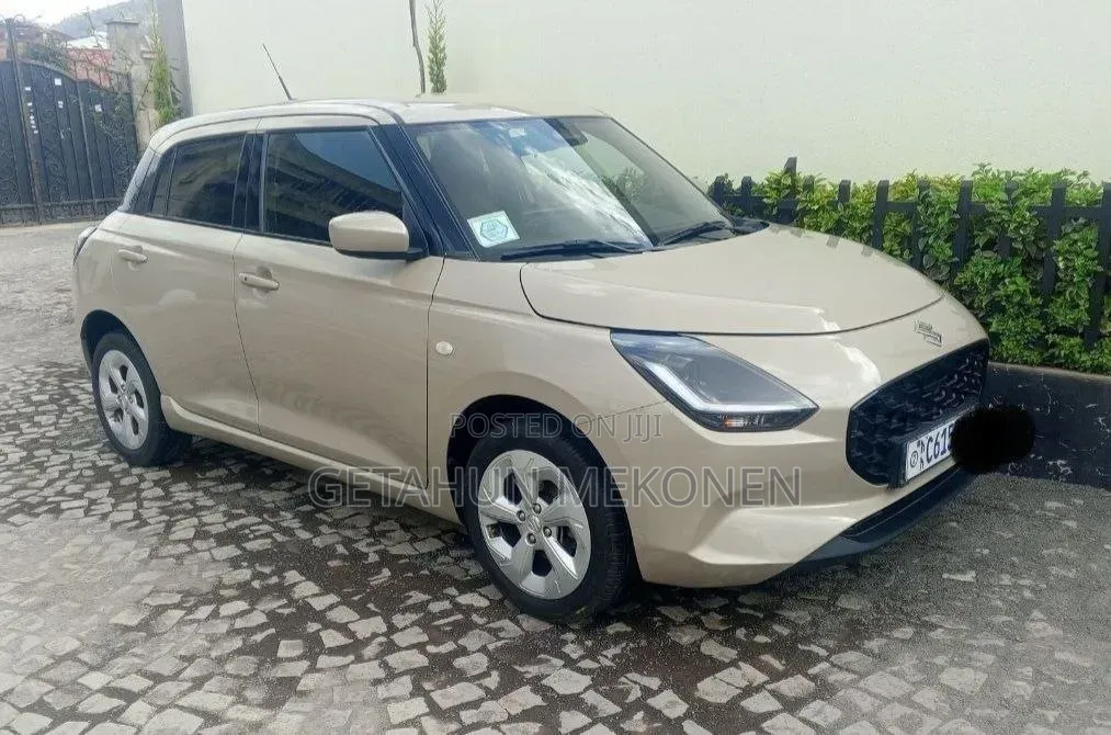 Suzuki Swift 2025 Beige