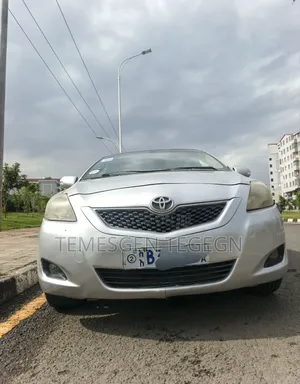 Toyota Belta 2010 Silver