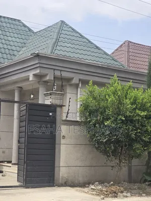 4bdrm Villa in Villa, Bole for rent
