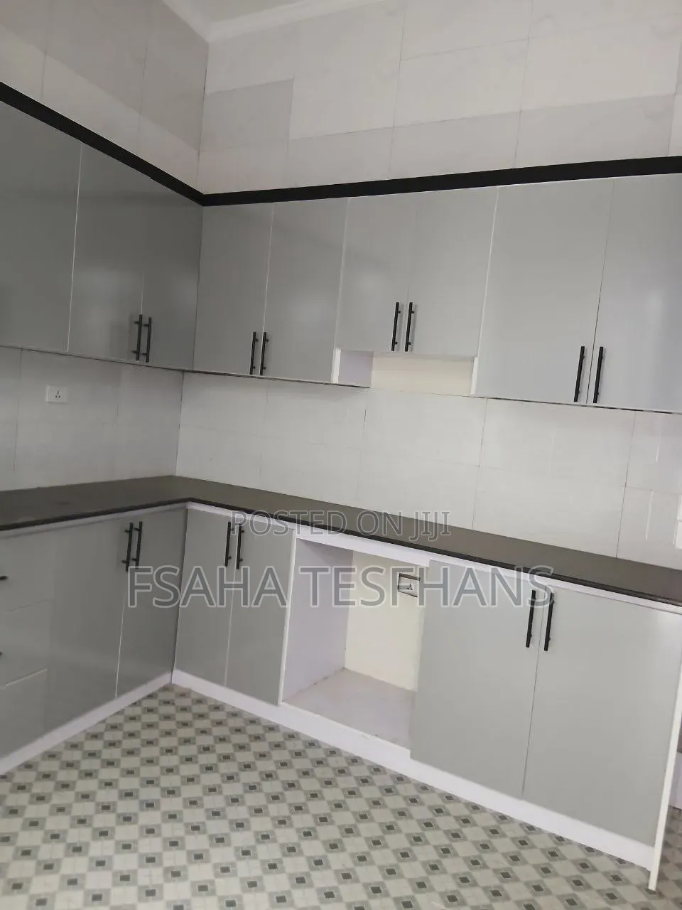4bdrm Villa in Villa, Bole for rent