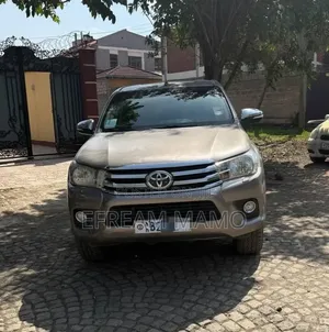 Toyota Hilux 2017 Gray