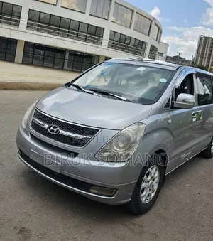 Hyundai H1 2014 Silver