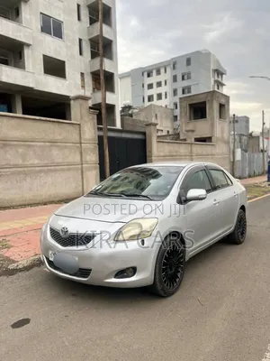 Toyota Yaris 2010 Silver