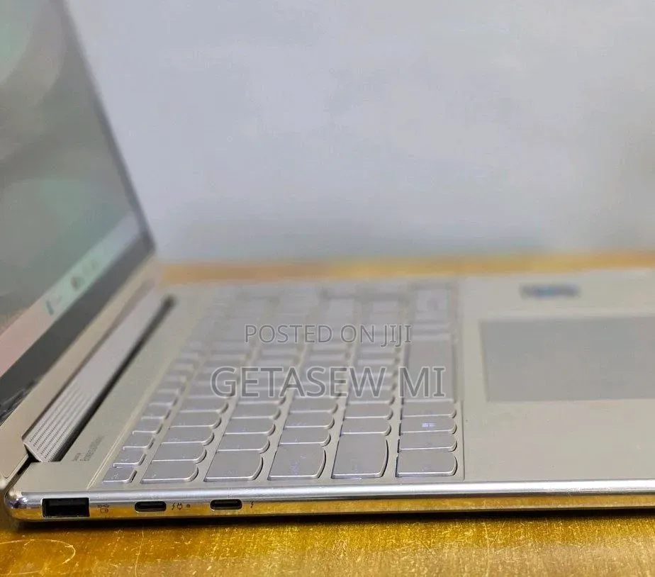 New Laptop Lenovo Yoga Book 9i 16GB Intel Core i7 SSD 512GB