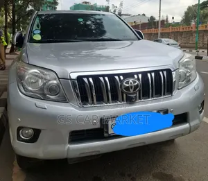 Toyota Land Cruiser Prado 2012 Silver