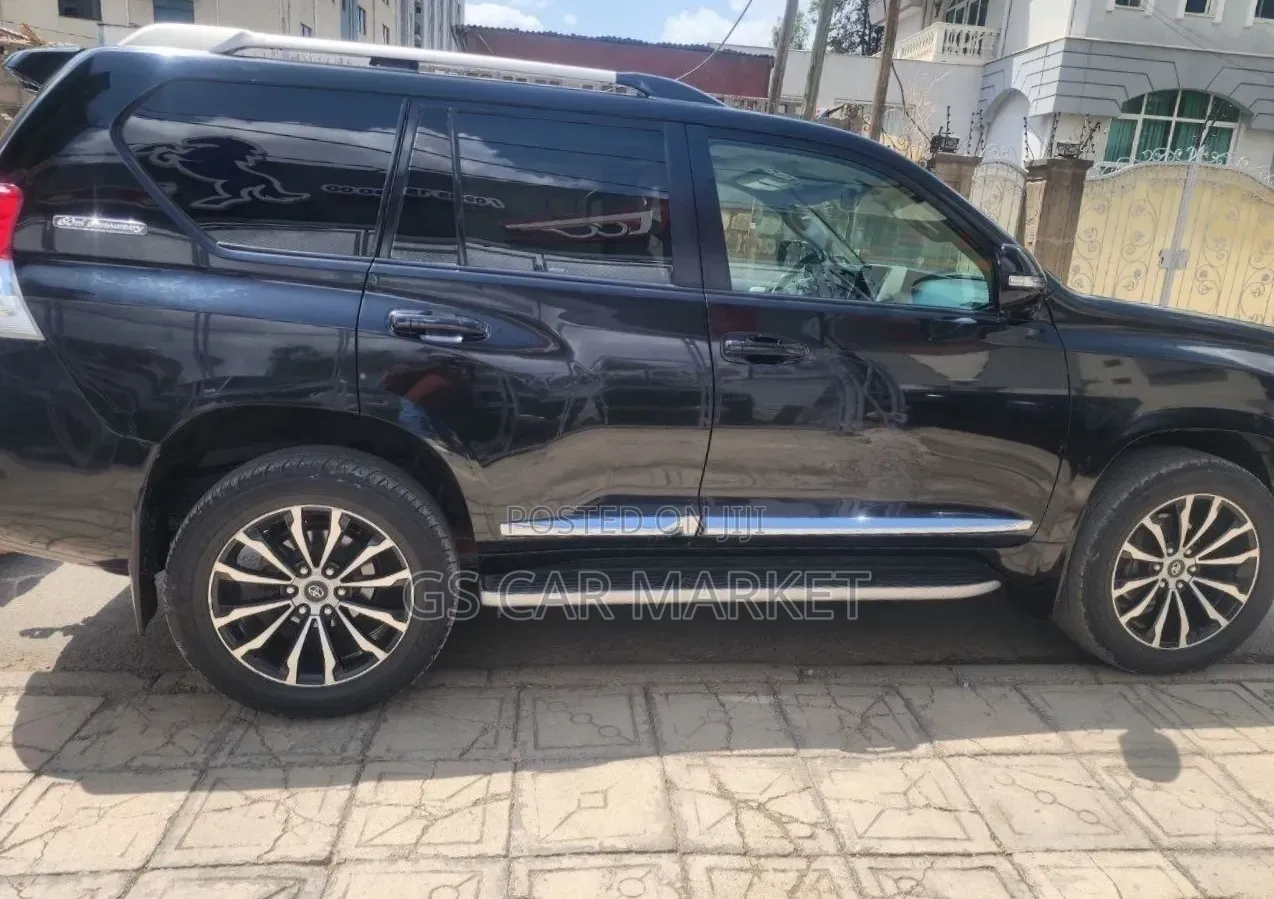 Toyota Land Cruiser Prado 2012 Black