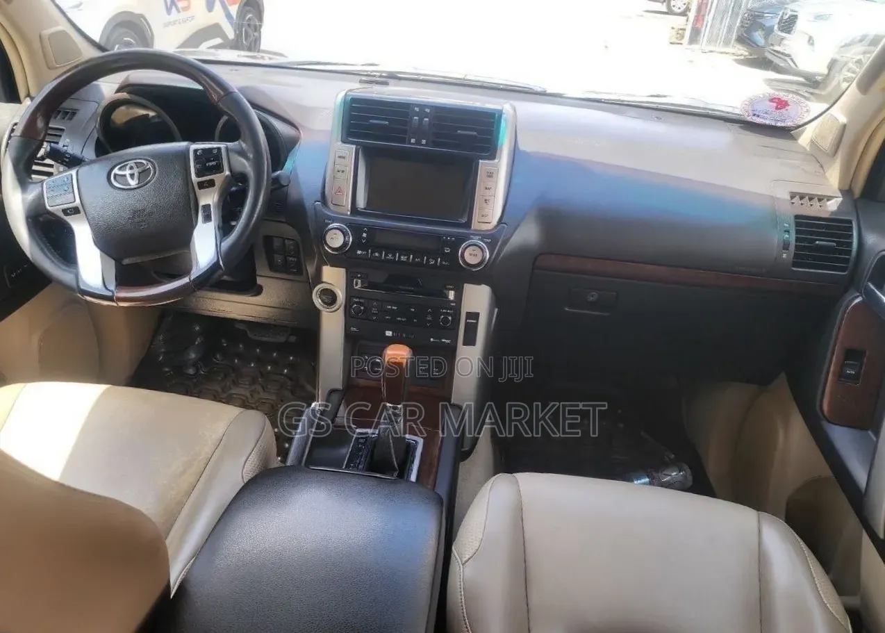 Toyota Land Cruiser Prado 2012 Black