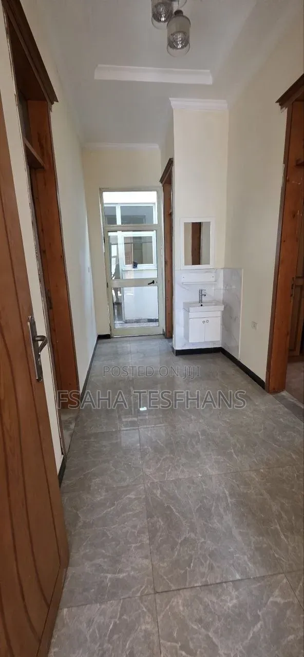 4bdrm Villa in Villa, Bole for rent
